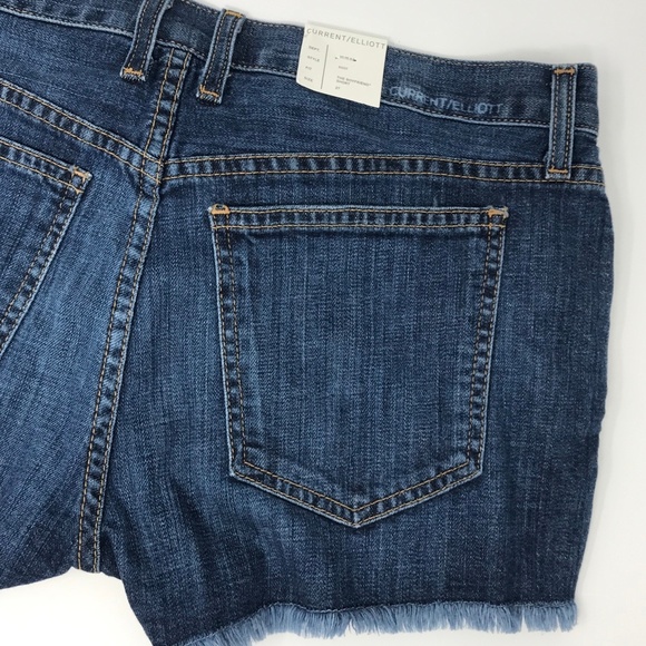 Current Elliott The Boyfriend Short In Loved Denim - Picture 5 of 8